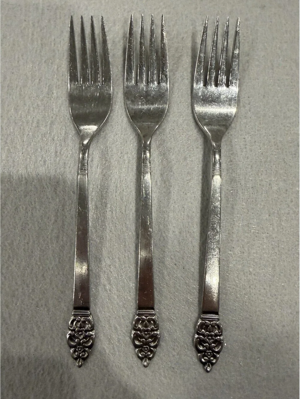 Oneida Nordic Crown Set Of 11 Pieces Forks And Spoons